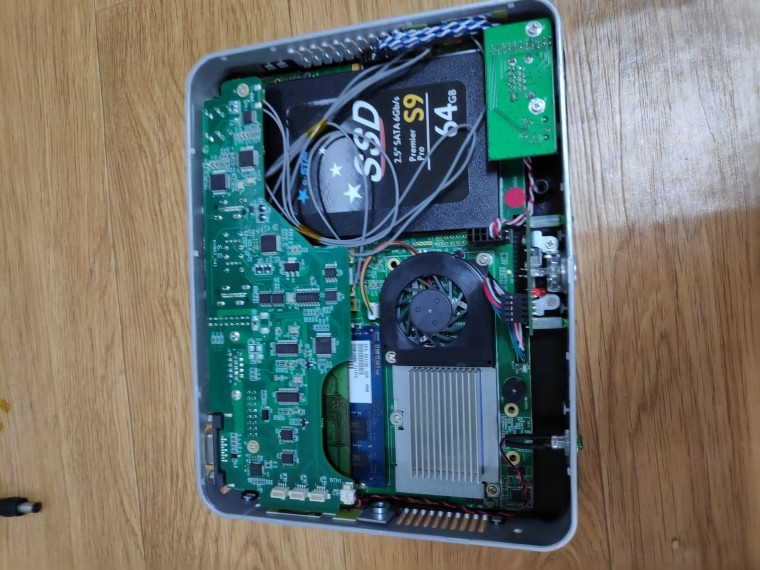 211027_hardware_2014_f45299651384f05fbf9