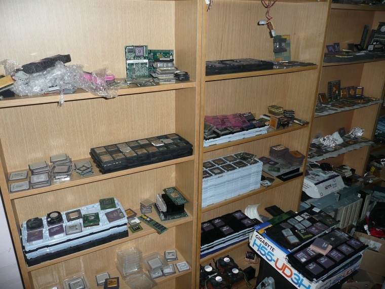 231013_hardware_2014_3f7cf9df9437a1f8b2b