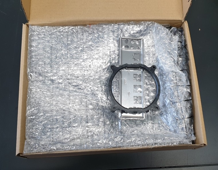 190307_unbox_092026cafb1d2b711db98e5780d