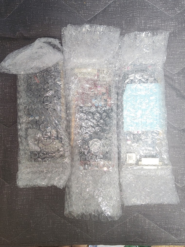 230606_unbox_82a4c4a22524cc8789c9e8cf855